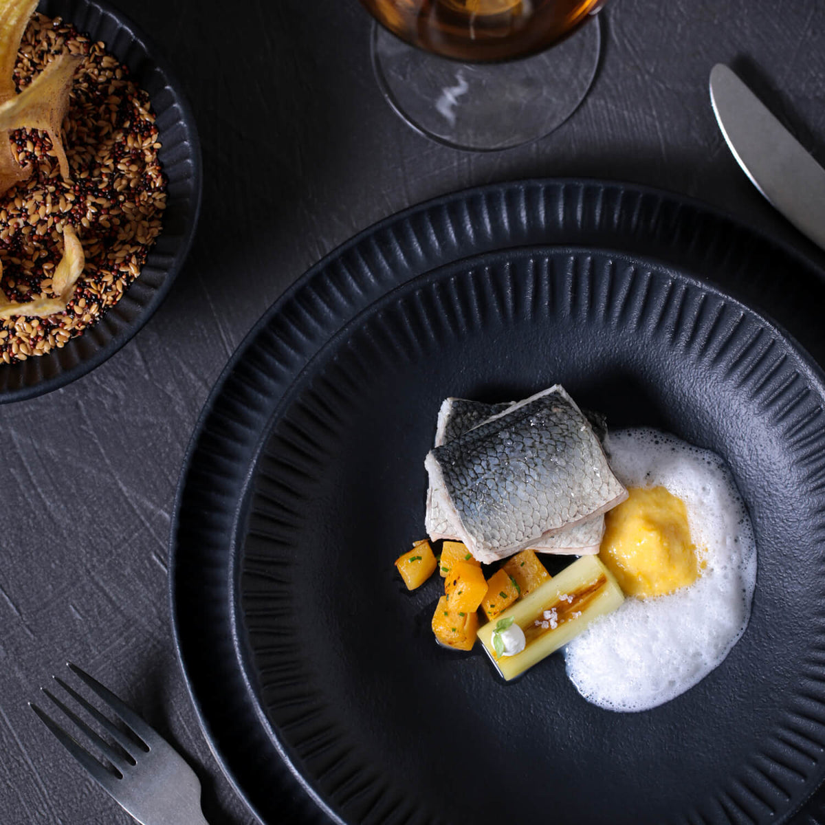 Porto Brasil MATTE BLACK LINHAS DESSERT PLATE STONEWARE dia. 8.46"   SKU: '146173901