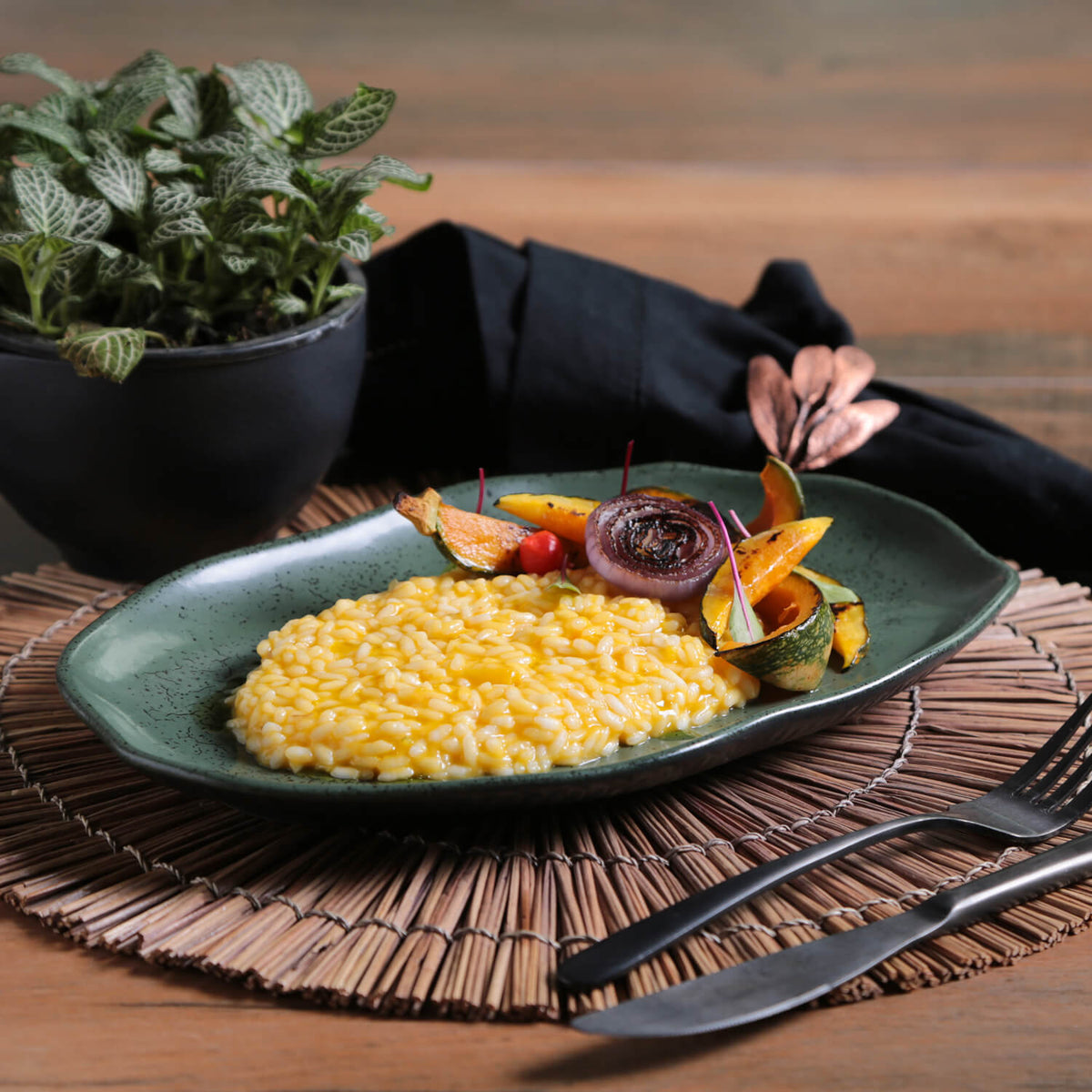 Porto Brasil GREENERY SHALLOW OVAL PR MEDIUM BIO STONEWARE dia. 11.81x7.87"  SKU: '14831106501