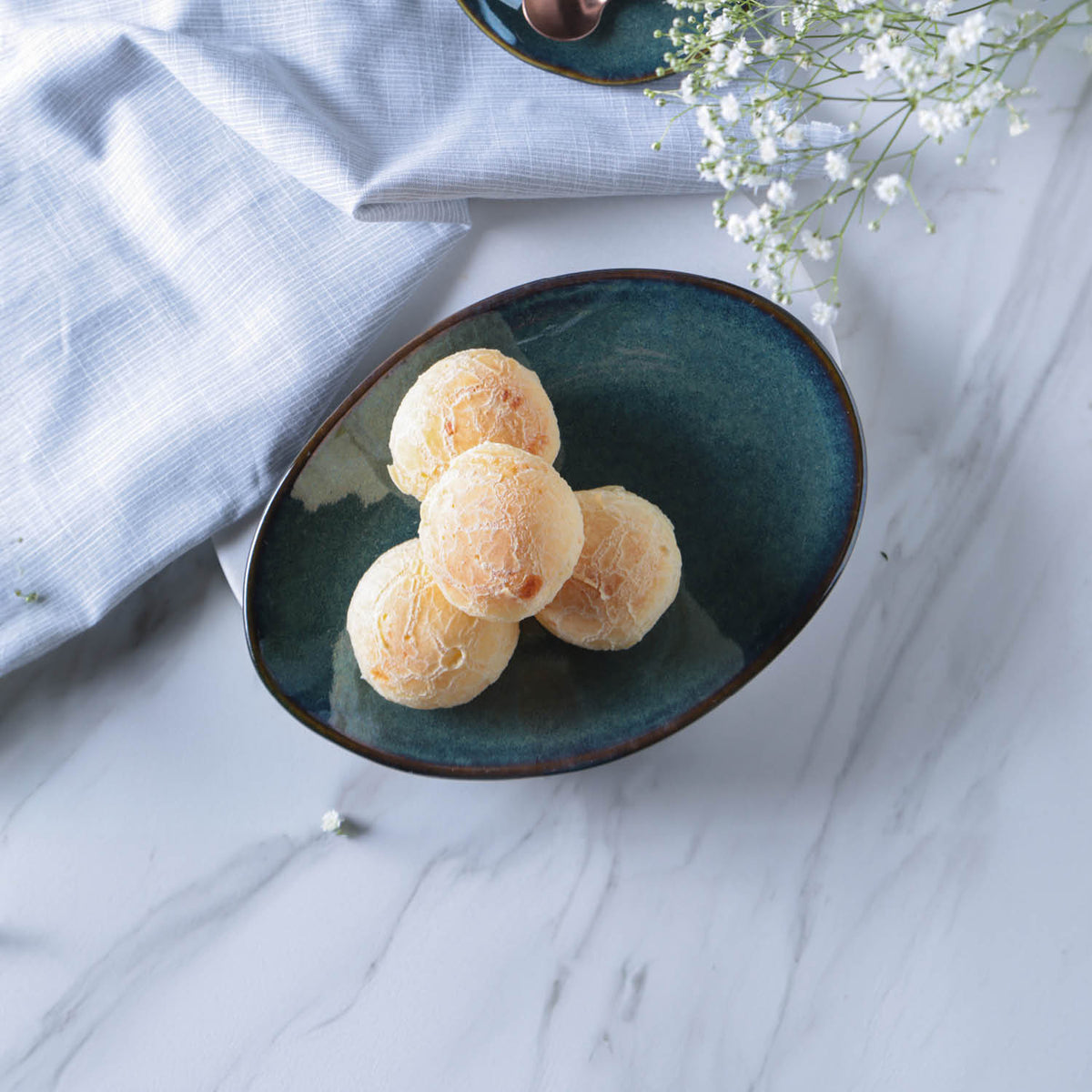 Porto Brasil OCEANO OVAL DESSERT PLATE ORGANIC STONEWARE dia. 8.86"  SKU: '15414106701