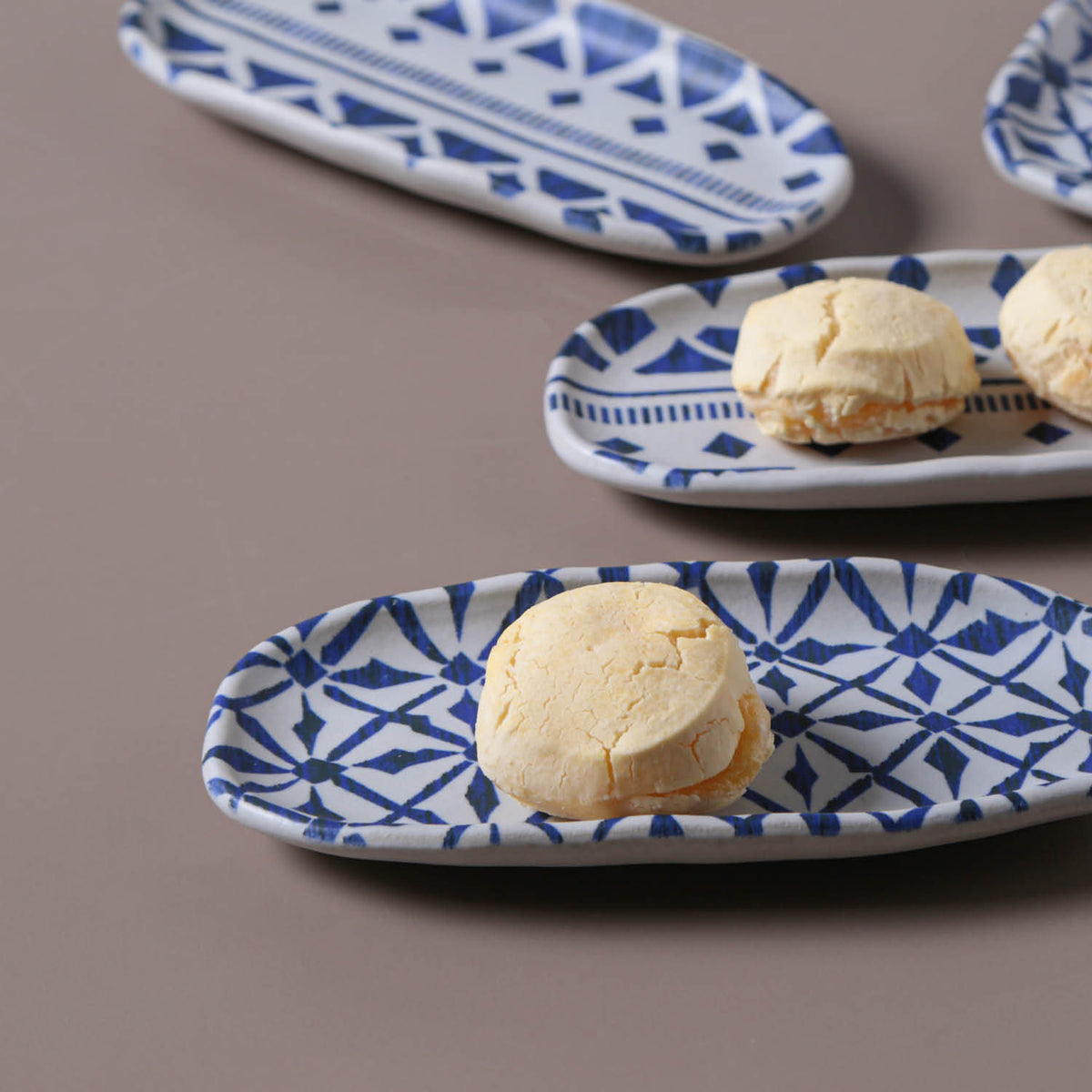 Porto Brasil MAYA SHALLOW OVAL PR ORGANIC STONEWARE dia. 6.5x3.15" SET OF 2 DESIGNS  SKU: '35214117901