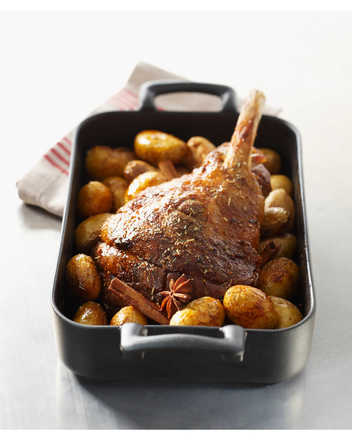 Revol BELLE CUISINE ROASTING DISH 26X18,5CM Cast iron style SKU: '642056