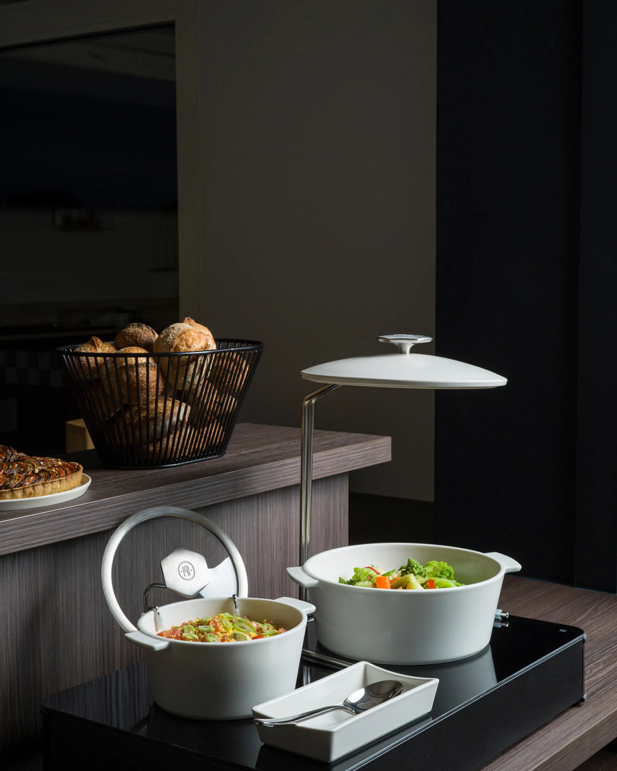 Revol INSPIRED, BY REVOL SHALLOW BREAD BASKET 20,5CM Black metal SKU: '651797