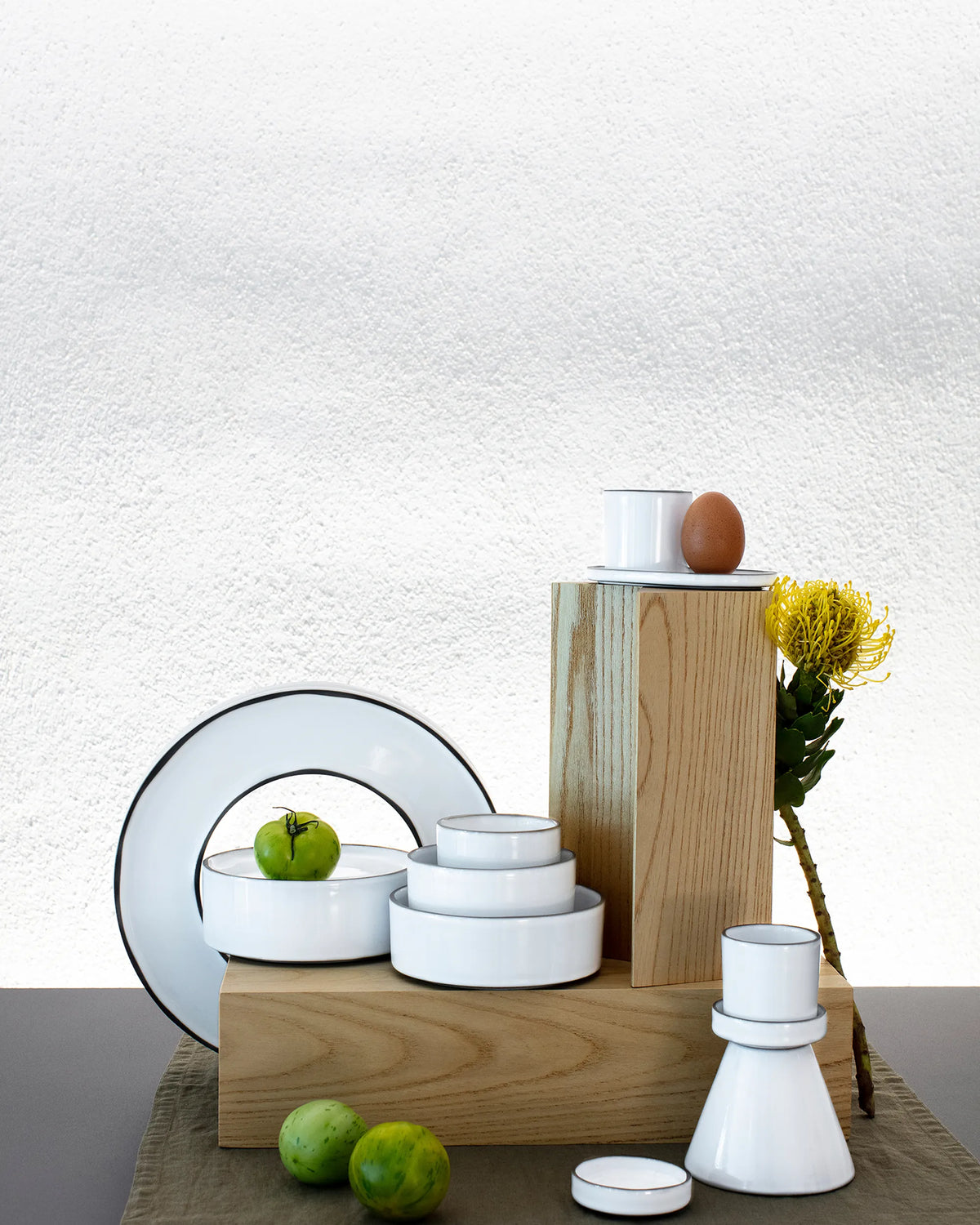 Revol CARACTERE PEDESTAL White Cumulus SKU: '652501