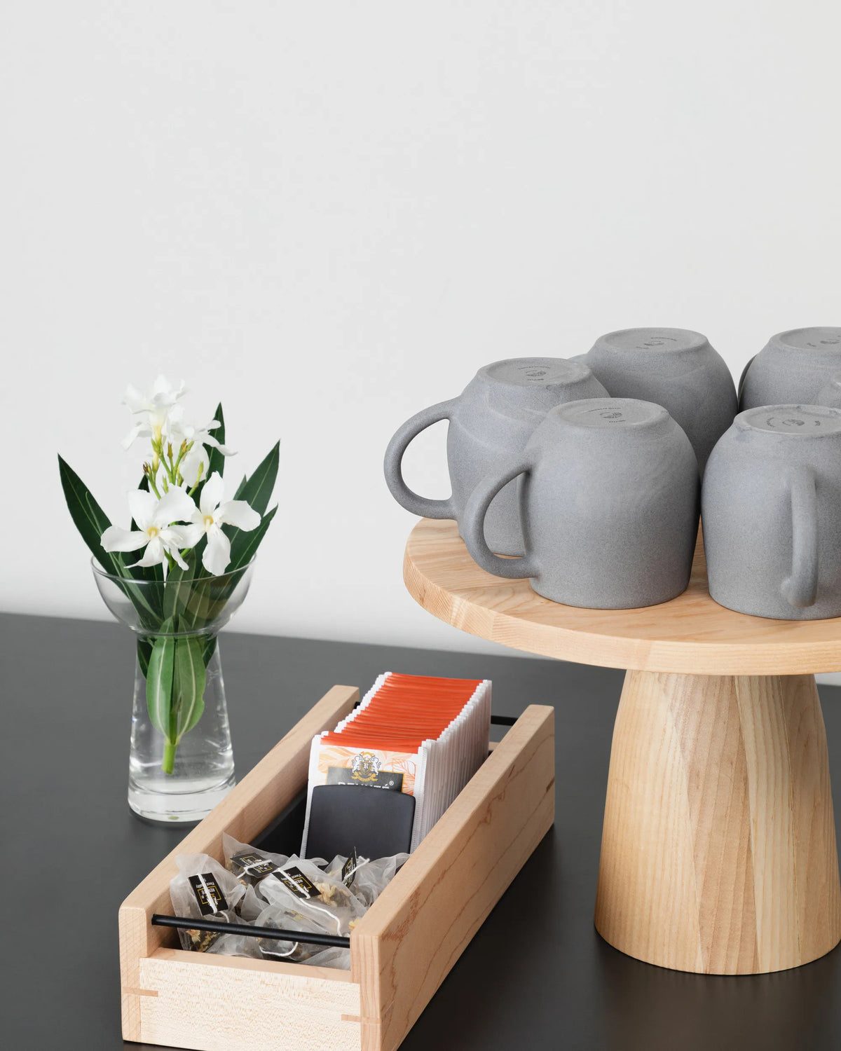 Revol  NO.W MUG WITH HANDLE 33CL Matt grey Recyclay SKU: '654813