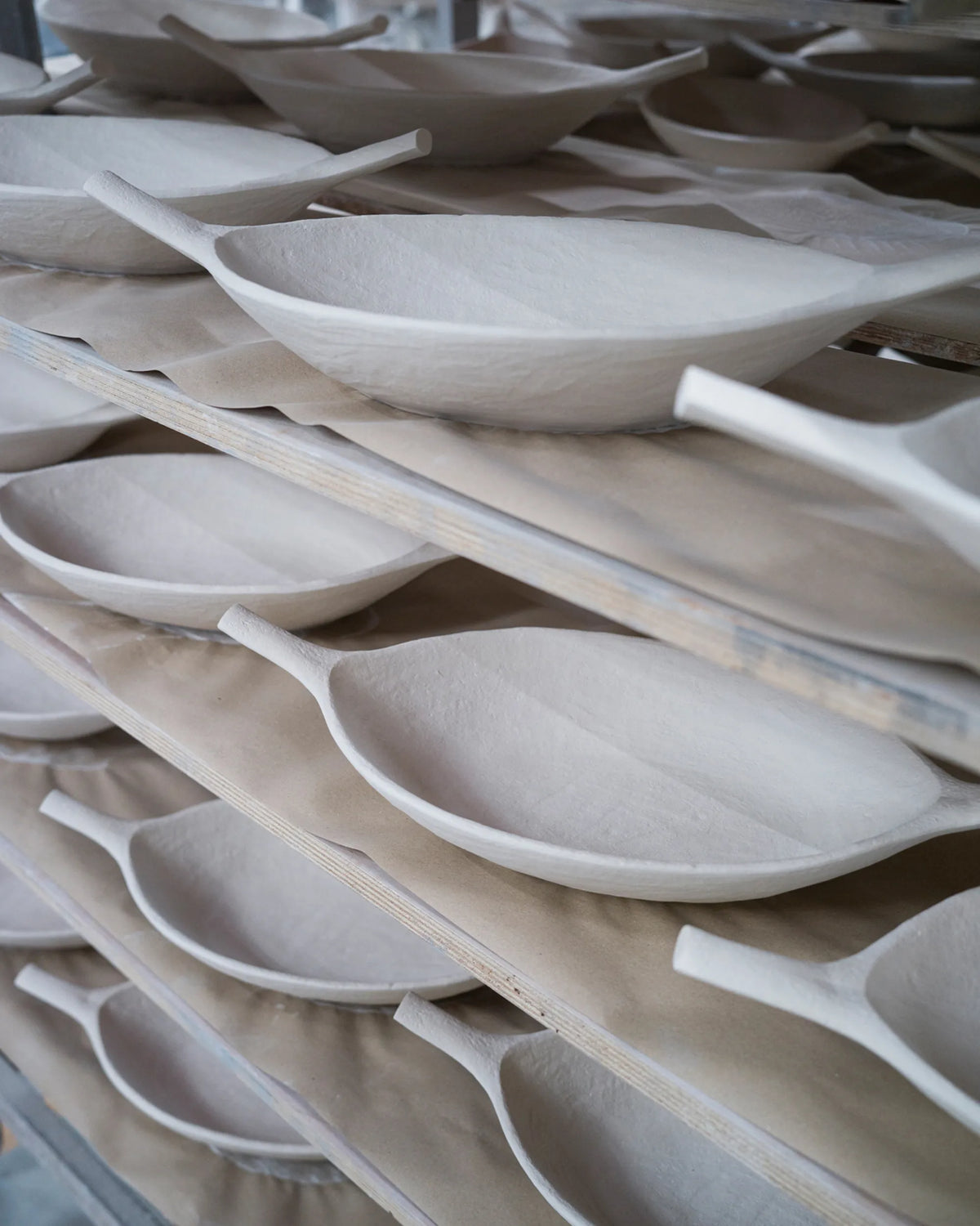 Revol  YLI POD SERVING BOWL 33CM Alabaster white SKU: '656361