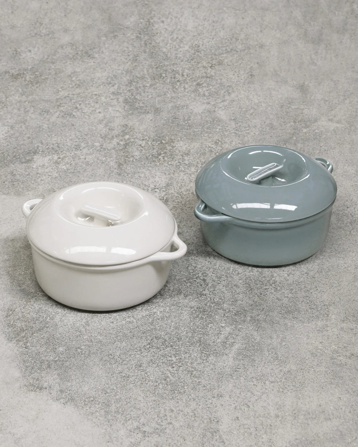 Revol BOMBANCE ROUND COCOTTE 19CM OVEN WITH PORCELAIN LID Cloud Grey SKU: '660132