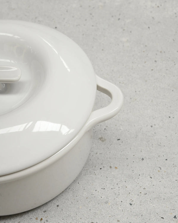 Revol BOMBANCE ROUND COCOTTE 22CM INDUCTION WITH PORCELAIN LID Alabaster white Induction SKU: '660134