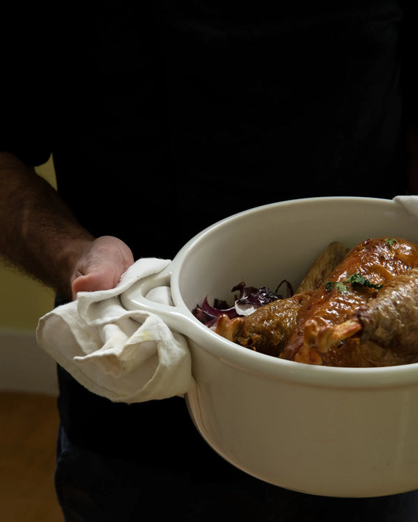 Revol BOMBANCE ROUND COCOTTE 26CM OVEN WITH PORCELAIN LID Alabaster white SKU: '660137