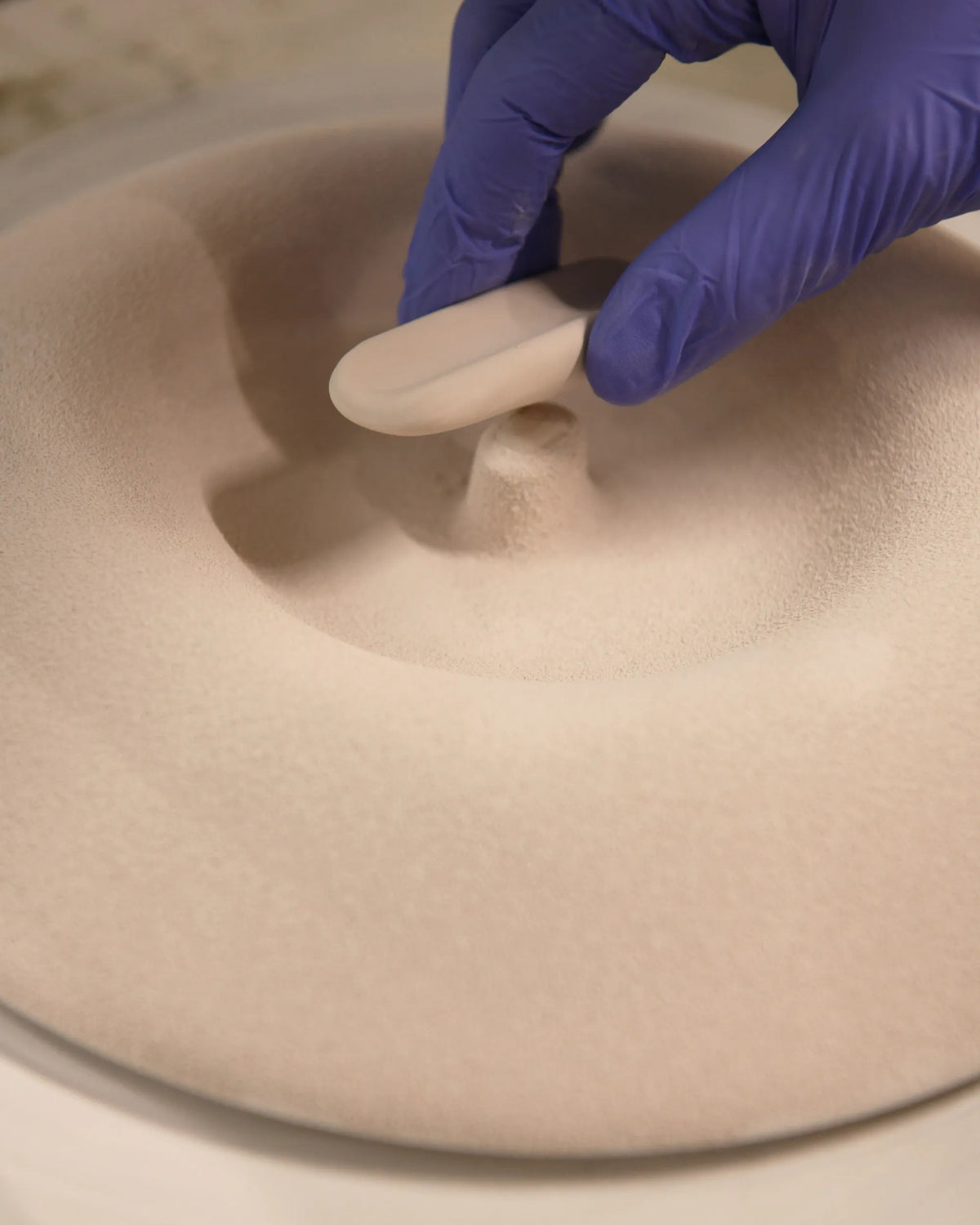 Revol BOMBANCE ROUND COCOTTE 29CM INDUCTION WITH PORCELAIN LID Alabaster white Induction SKU: '660141