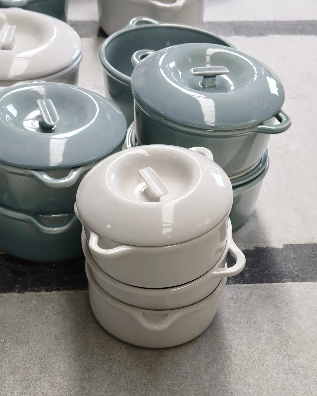 Revol BOMBANCE ROUND COCOTTE 31CM INDUCTION WITH PORCELAIN LID Alabaster white Induction SKU: '660143