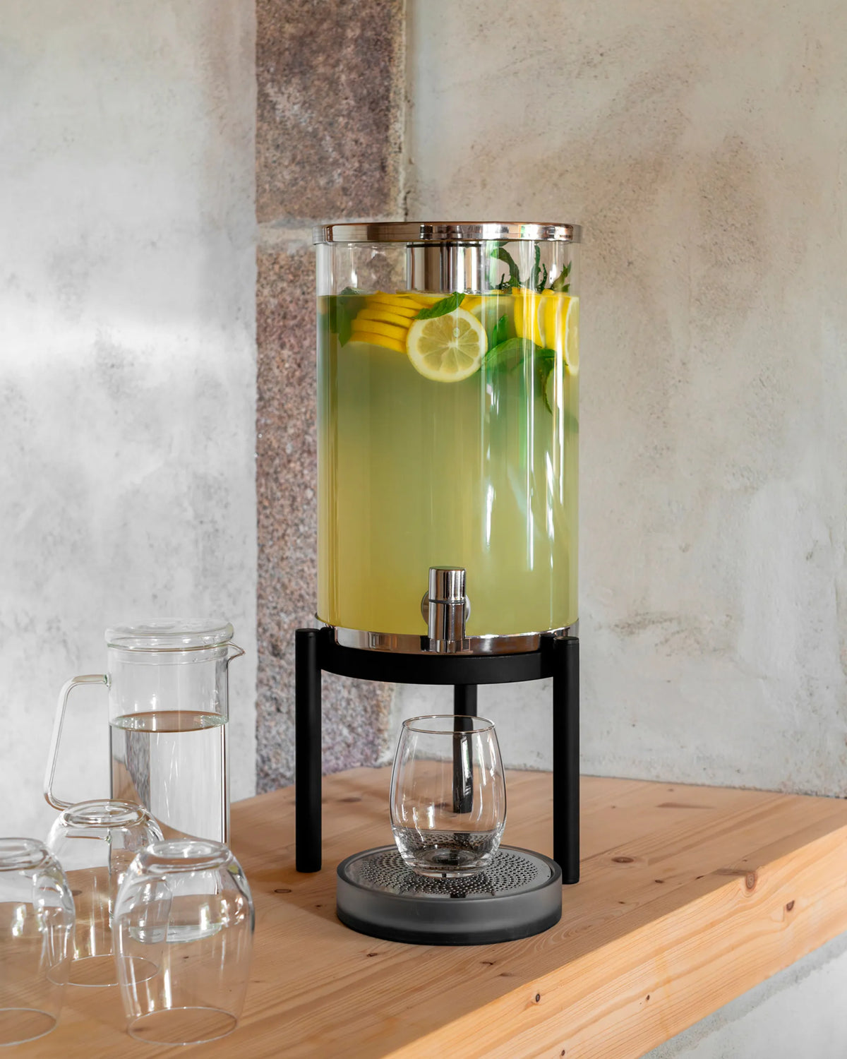 Revol EN SCENE JUICE DISPENSER WITH RISER AND DIP TRAY Glass Metal SKU: '660412